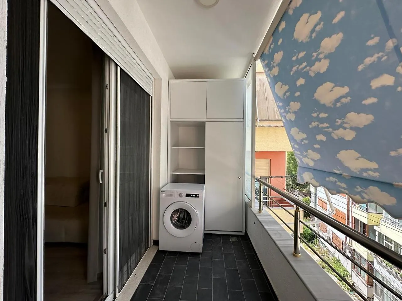 Apartment Clover Home Tirana